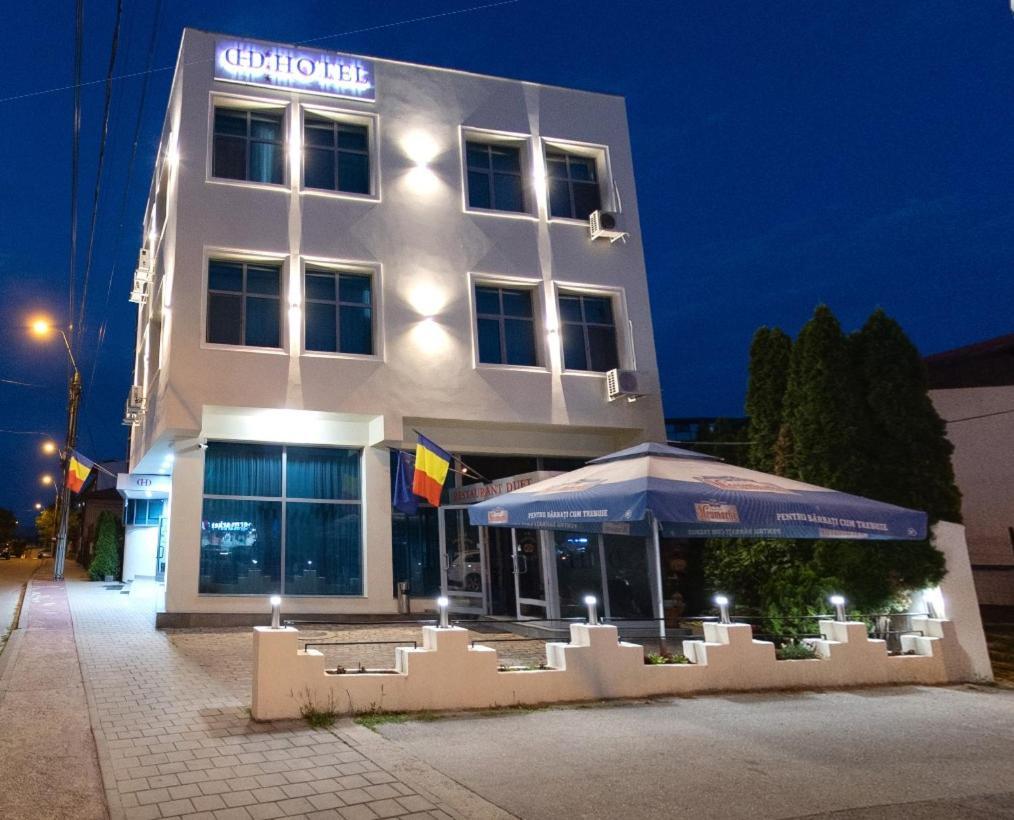 Hotel Duet Pitesti Exterior photo